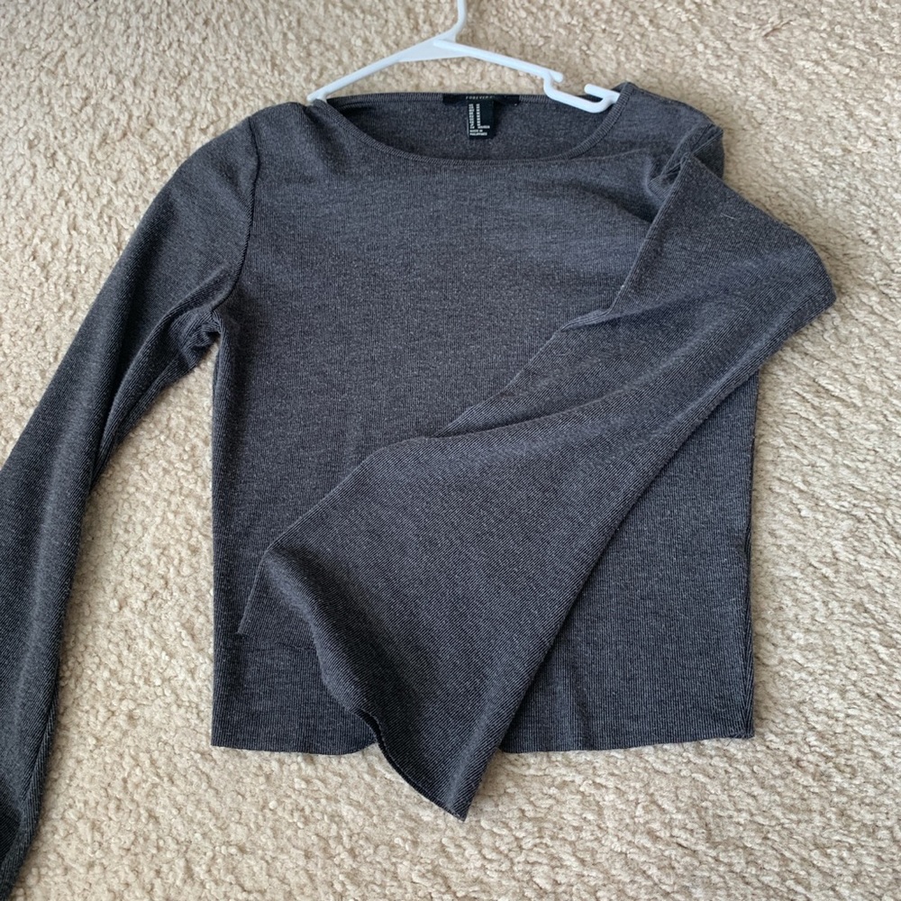 forever 21 shirt with bootcut sleeves